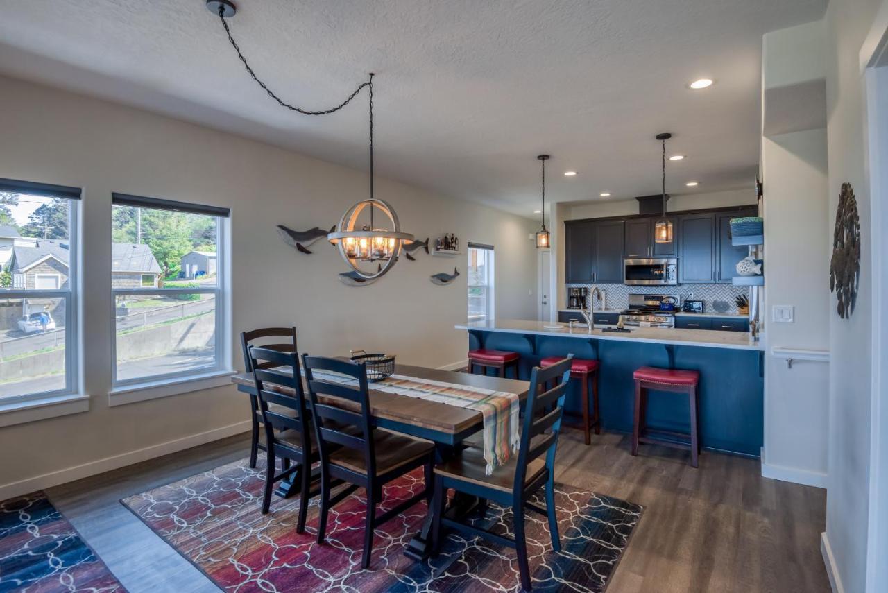 Oceanview Townhome - Pet Friendly - Sleeps 6 - King Depoe Bay Exterior photo