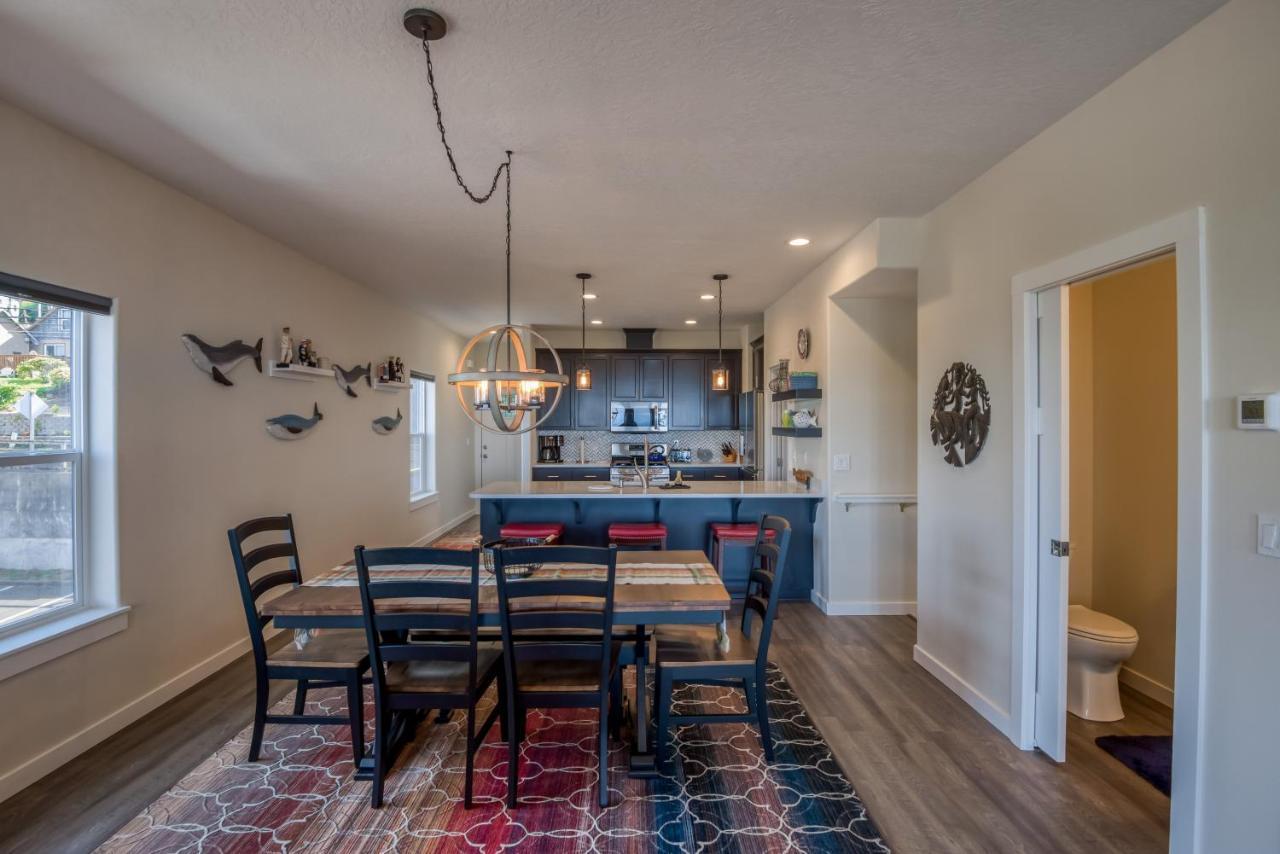 Oceanview Townhome - Pet Friendly - Sleeps 6 - King Depoe Bay Exterior photo